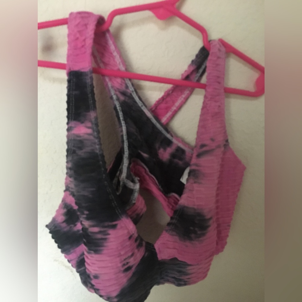 TikTok sports bra size medium
